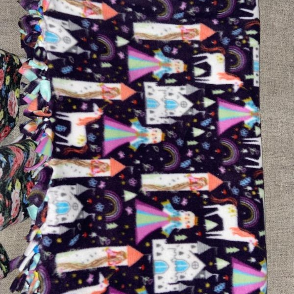 Throw Blankets - Picture 2 of 3